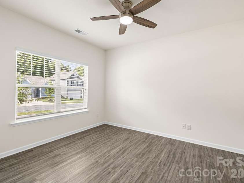 6043 Gala Lane, Charlotte, NC 28215.  MLS# CAR4423297, YatesRealty ID 49903. 