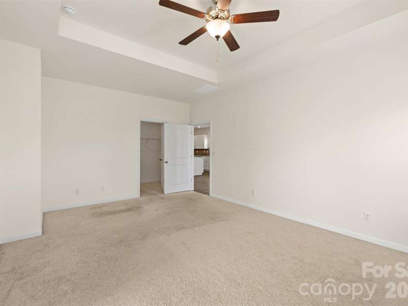 6043 Gala Lane, Charlotte, NC 28215.  MLS# CAR4423297, YatesRealty ID 49903. 