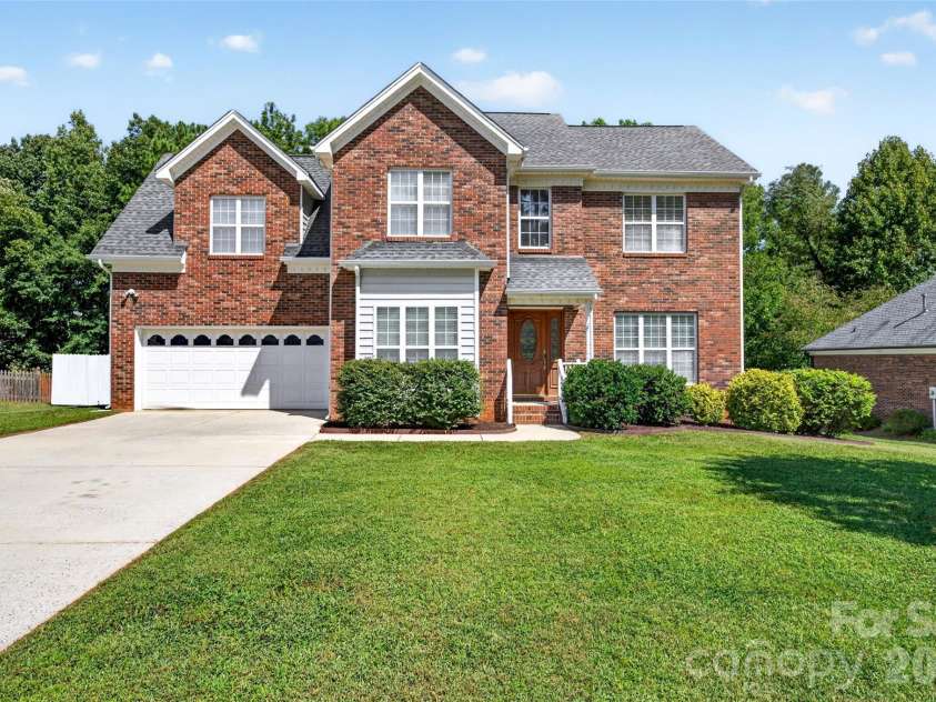 4700 Lenden Hall Court, Gastonia, NC 28056.  MLS# CAR4414392, YatesRealty ID 49904. 