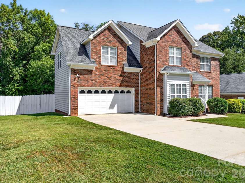 4700 Lenden Hall Court, Gastonia, NC 28056.  MLS# CAR4414392, YatesRealty ID 49904. 