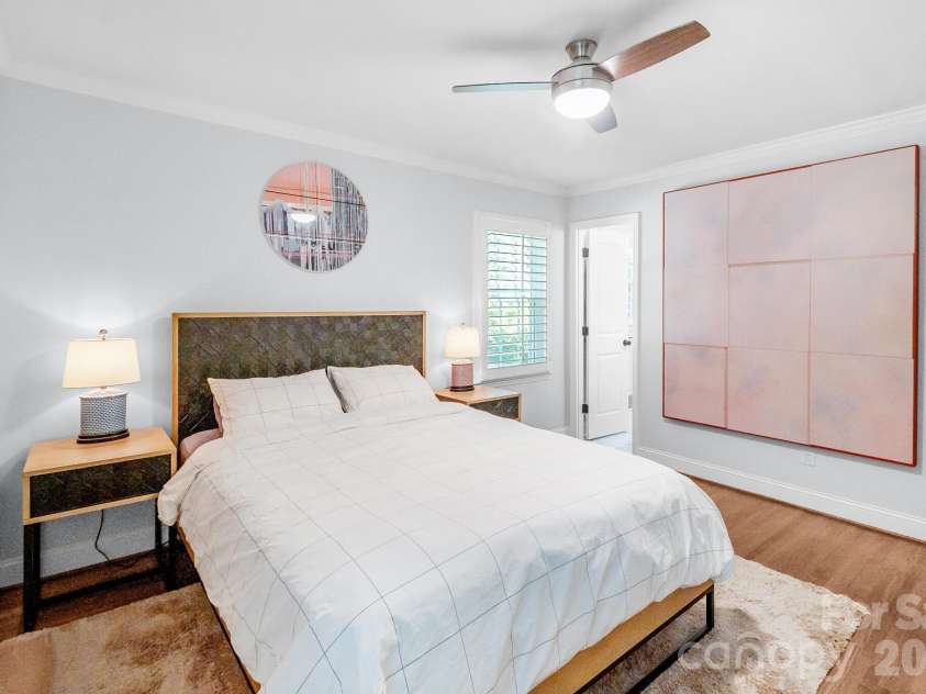 5917 Doncaster Drive, Charlotte, NC 28211.  MLS# CAR4423305, YatesRealty ID 49905. 