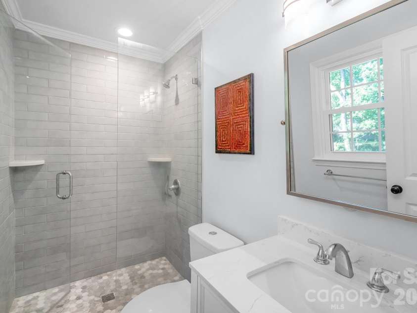 5917 Doncaster Drive, Charlotte, NC 28211.  MLS# CAR4423305, YatesRealty ID 49905. 