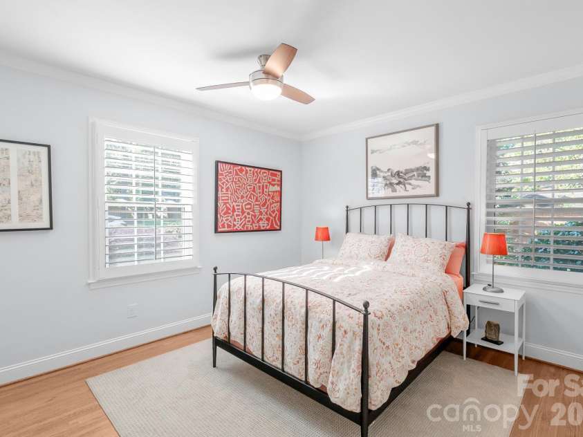 5917 Doncaster Drive, Charlotte, NC 28211.  MLS# CAR4423305, YatesRealty ID 49905. 