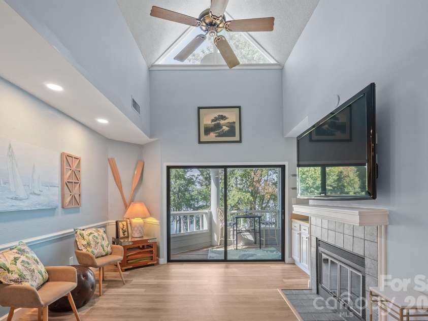 327 Northwest Drive, Davidson, NC 28036.  MLS# CAR4423032, YatesRealty ID 49906. Great room view from dining area and kitchen