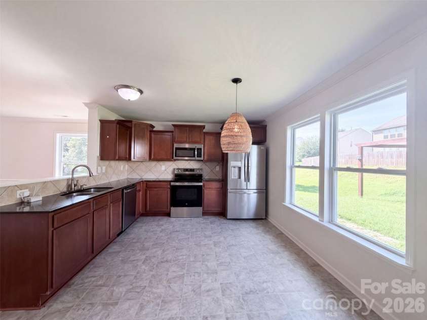 164 Altondale Drive, Statesville, NC 28625.  MLS# CAR4421186, YatesRealty ID 49907. 