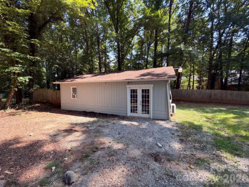 4614 Hickory Grove Road, Mount Holly, NC 28120.  MLS# CAR4420125, YatesRealty ID 49908. 