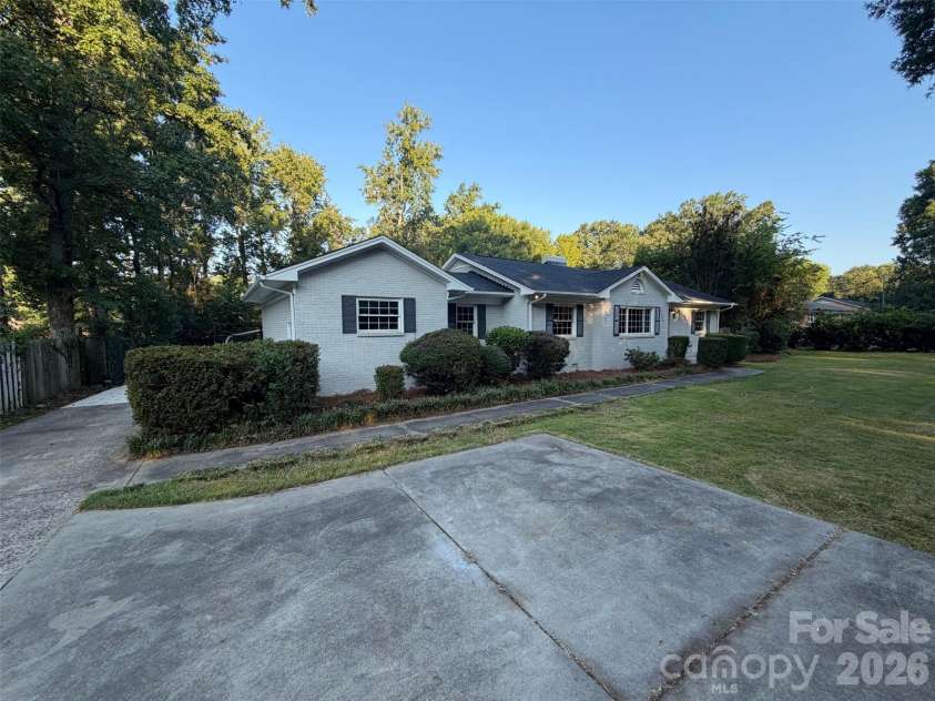 7400 Monroe Road, Charlotte, NC 28212.  MLS# CAR4421838, YatesRealty ID 49910. 