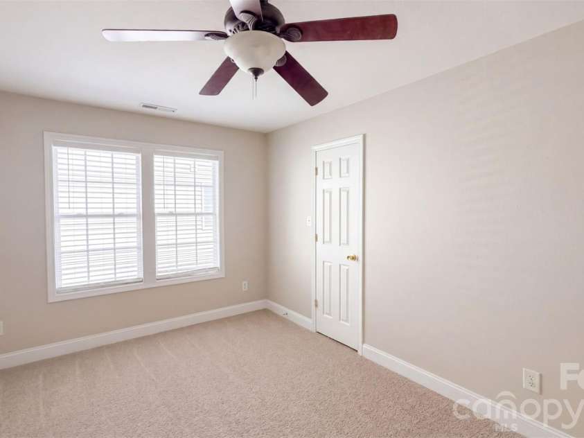 1750 Wilburn Park Lane, Charlotte, NC 28269.  MLS# CAR4421569, YatesRealty ID 49911. 