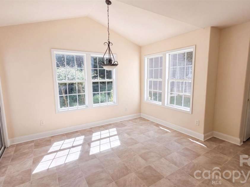 1750 Wilburn Park Lane, Charlotte, NC 28269.  MLS# CAR4421569, YatesRealty ID 49911. 