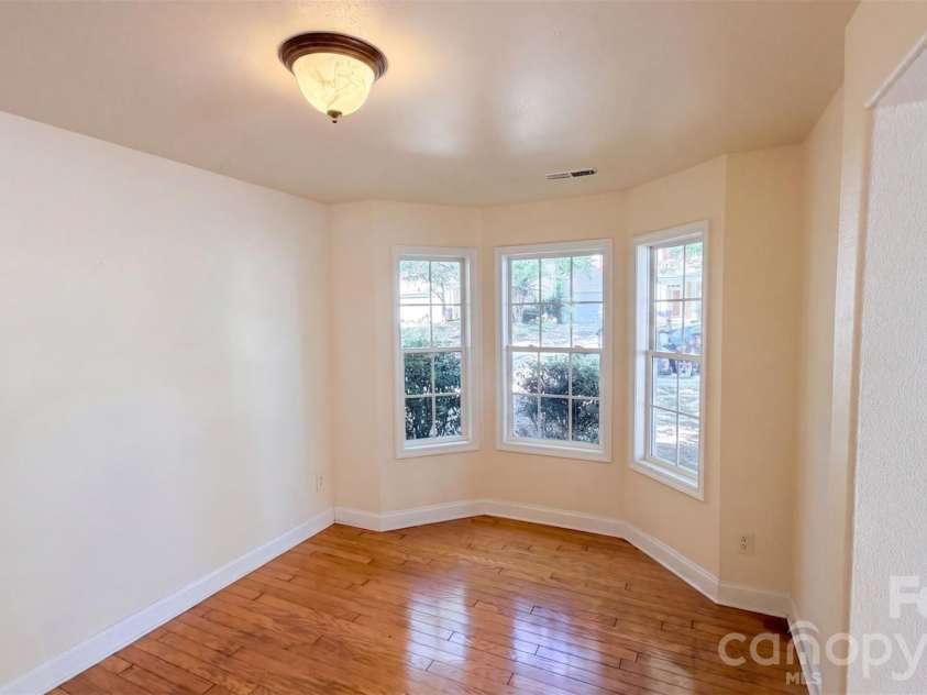 1750 Wilburn Park Lane, Charlotte, NC 28269.  MLS# CAR4421569, YatesRealty ID 49911. 