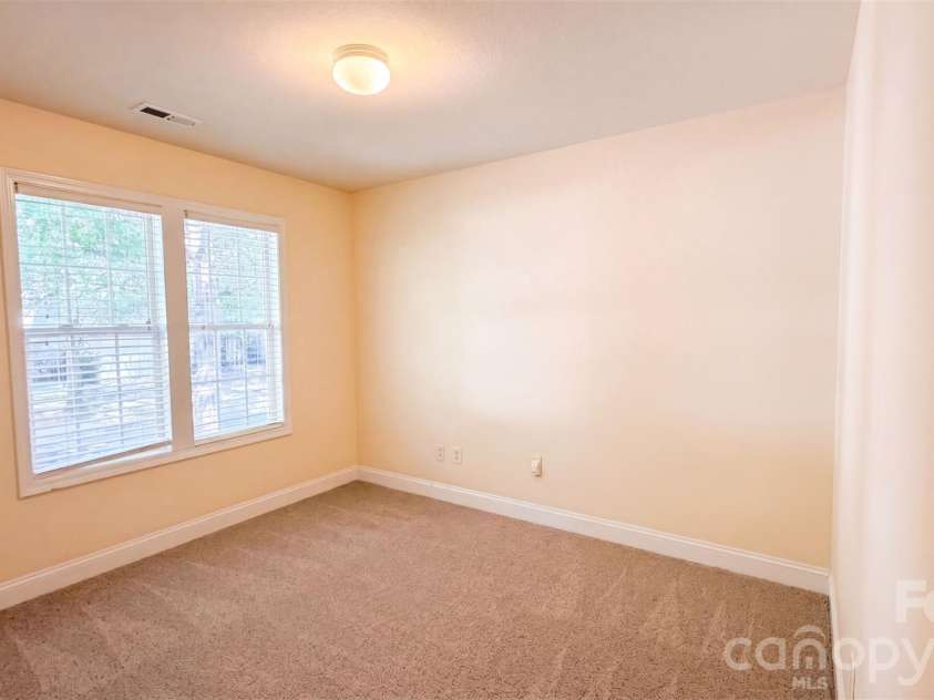 1750 Wilburn Park Lane, Charlotte, NC 28269.  MLS# CAR4421569, YatesRealty ID 49911. 