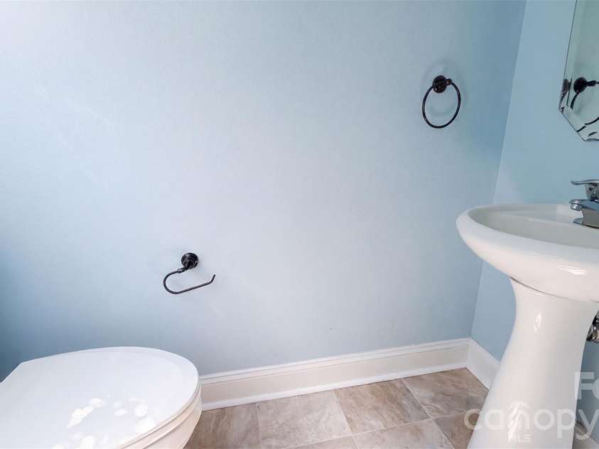 1750 Wilburn Park Lane, Charlotte, NC 28269.  MLS# CAR4421569, YatesRealty ID 49911. 