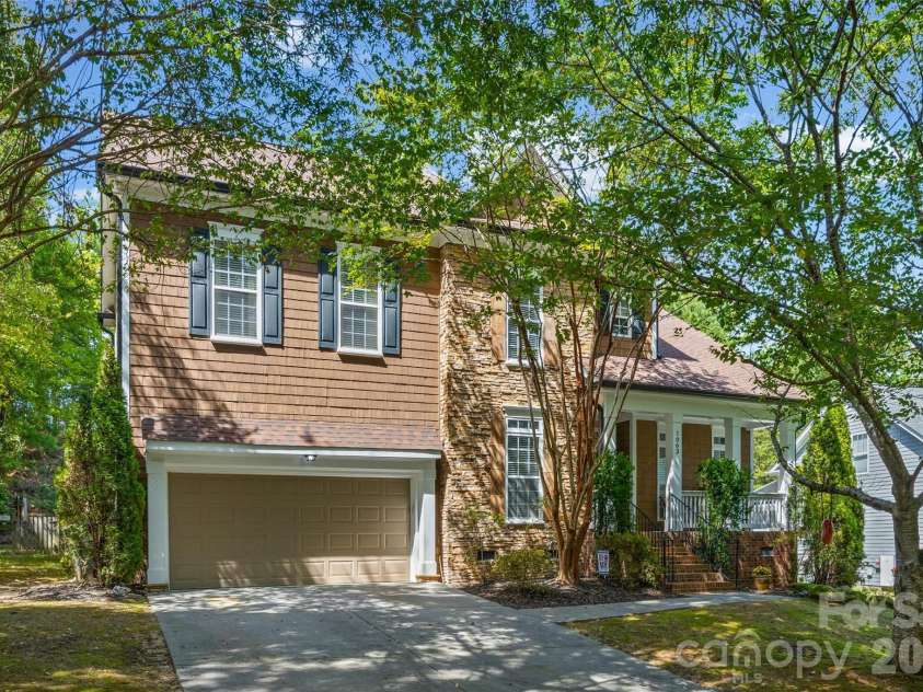 1063 Hunters Run Drive, Tega Cay, SC 29708.  MLS# CAR4419643, YatesRealty ID 49913. 
