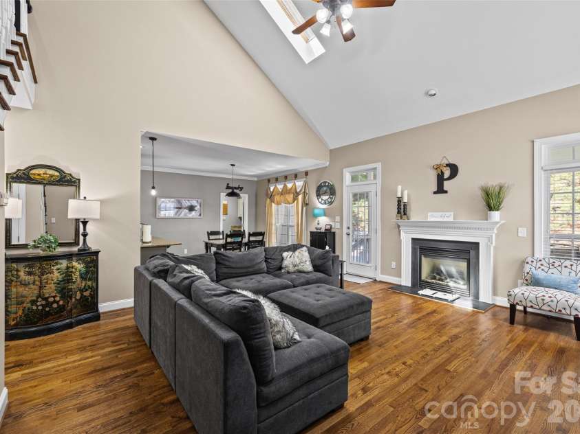 1063 Hunters Run Drive, Tega Cay, SC 29708.  MLS# CAR4419643, YatesRealty ID 49913. 