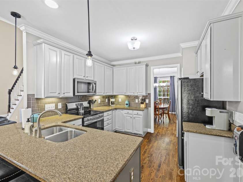 1063 Hunters Run Drive, Tega Cay, SC 29708.  MLS# CAR4419643, YatesRealty ID 49913. 