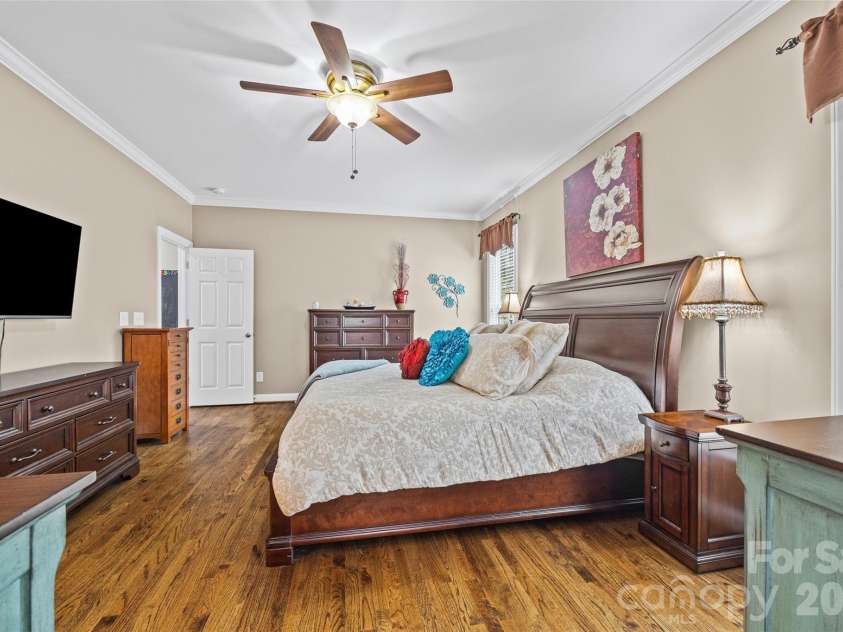 1063 Hunters Run Drive, Tega Cay, SC 29708.  MLS# CAR4419643, YatesRealty ID 49913. 