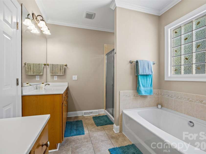 1063 Hunters Run Drive, Tega Cay, SC 29708.  MLS# CAR4419643, YatesRealty ID 49913. 