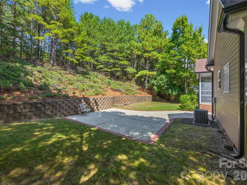 1063 Hunters Run Drive, Tega Cay, SC 29708.  MLS# CAR4419643, YatesRealty ID 49913. 
