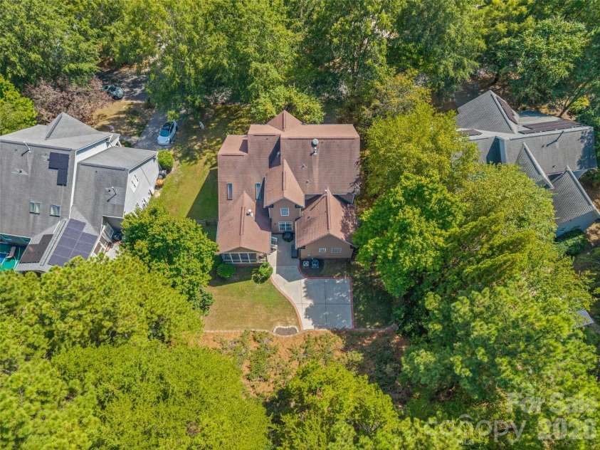 1063 Hunters Run Drive, Tega Cay, SC 29708.  MLS# CAR4419643, YatesRealty ID 49913. 