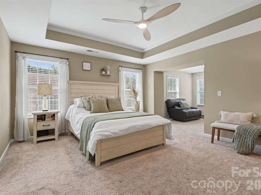 8719 Hallowford Drive, Huntersville, NC 28078.  MLS# CAR4418690, YatesRealty ID 49914. 