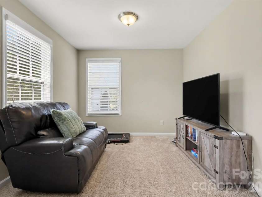 8719 Hallowford Drive, Huntersville, NC 28078.  MLS# CAR4418690, YatesRealty ID 49914. 