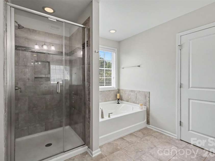 8719 Hallowford Drive, Huntersville, NC 28078.  MLS# CAR4418690, YatesRealty ID 49914. 