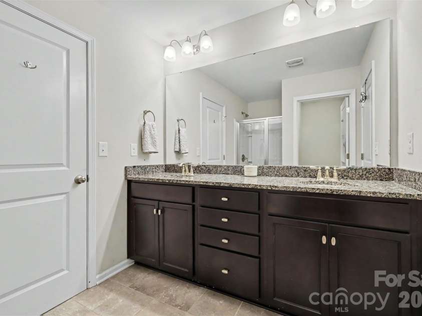 8719 Hallowford Drive, Huntersville, NC 28078.  MLS# CAR4418690, YatesRealty ID 49914. 