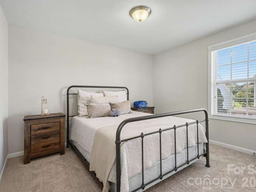 8719 Hallowford Drive, Huntersville, NC 28078.  MLS# CAR4418690, YatesRealty ID 49914. 