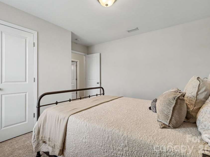 8719 Hallowford Drive, Huntersville, NC 28078.  MLS# CAR4418690, YatesRealty ID 49914. 