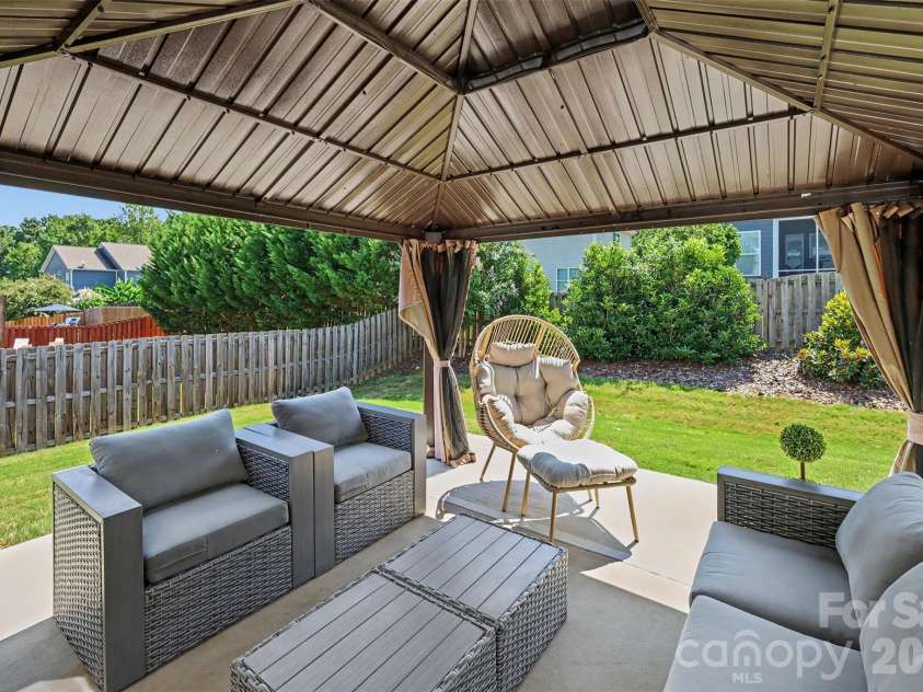 8719 Hallowford Drive, Huntersville, NC 28078.  MLS# CAR4418690, YatesRealty ID 49914. 