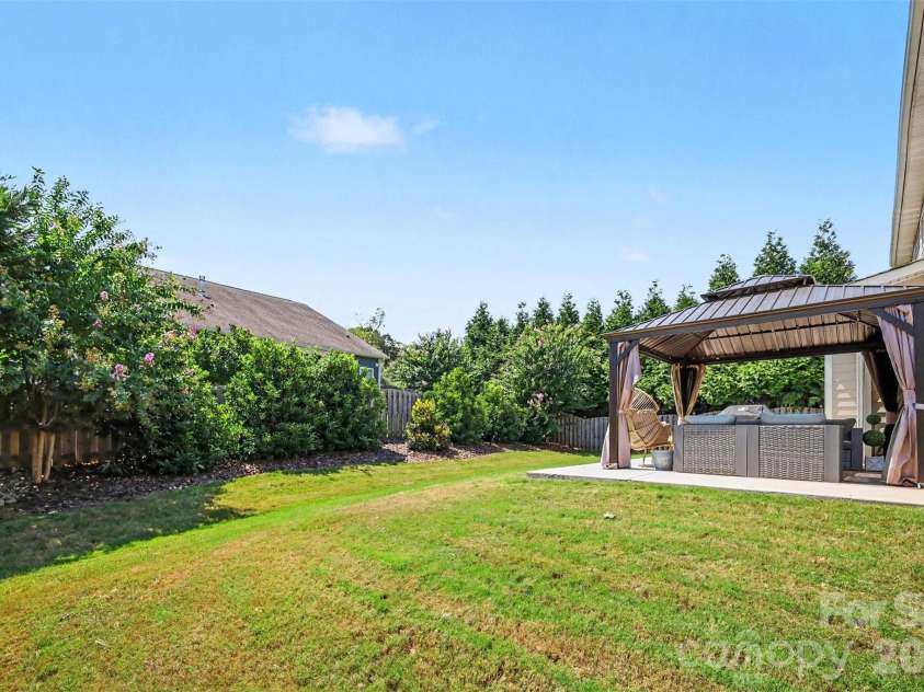 8719 Hallowford Drive, Huntersville, NC 28078.  MLS# CAR4418690, YatesRealty ID 49914. 