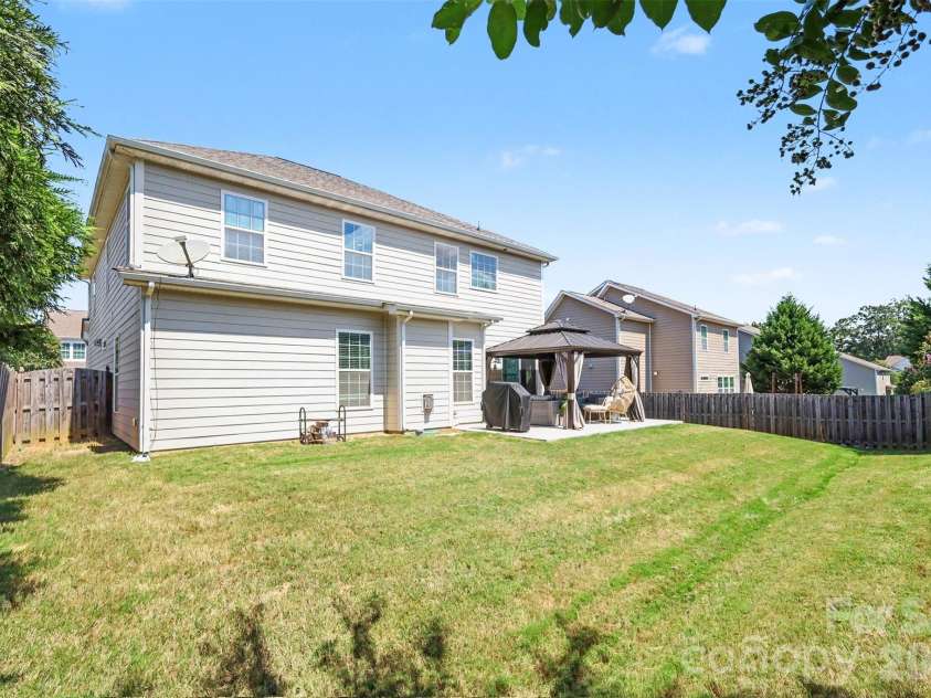 8719 Hallowford Drive, Huntersville, NC 28078.  MLS# CAR4418690, YatesRealty ID 49914. 