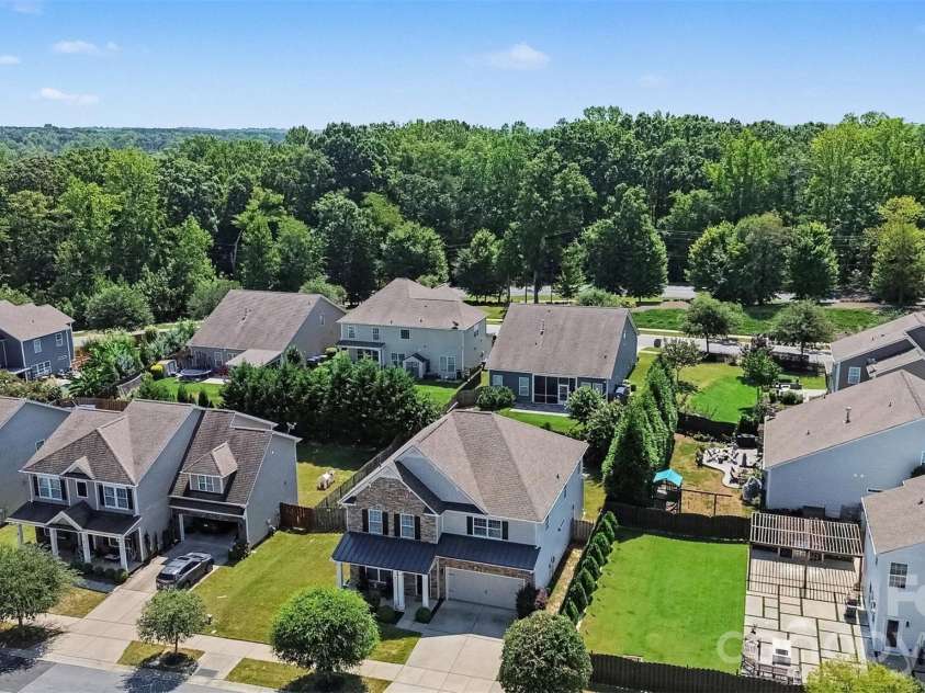 8719 Hallowford Drive, Huntersville, NC 28078.  MLS# CAR4418690, YatesRealty ID 49914. 