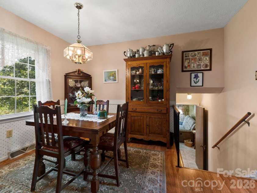 86 Debra Lane, Asheville, NC 28806.  MLS# CAR4420738, YatesRealty ID 49915. 