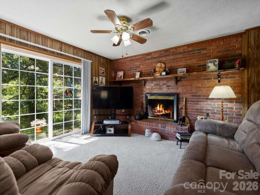 86 Debra Lane, Asheville, NC 28806.  MLS# CAR4420738, YatesRealty ID 49915. 