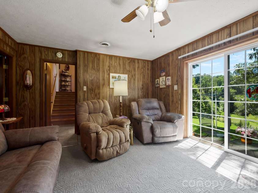 86 Debra Lane, Asheville, NC 28806.  MLS# CAR4420738, YatesRealty ID 49915. 