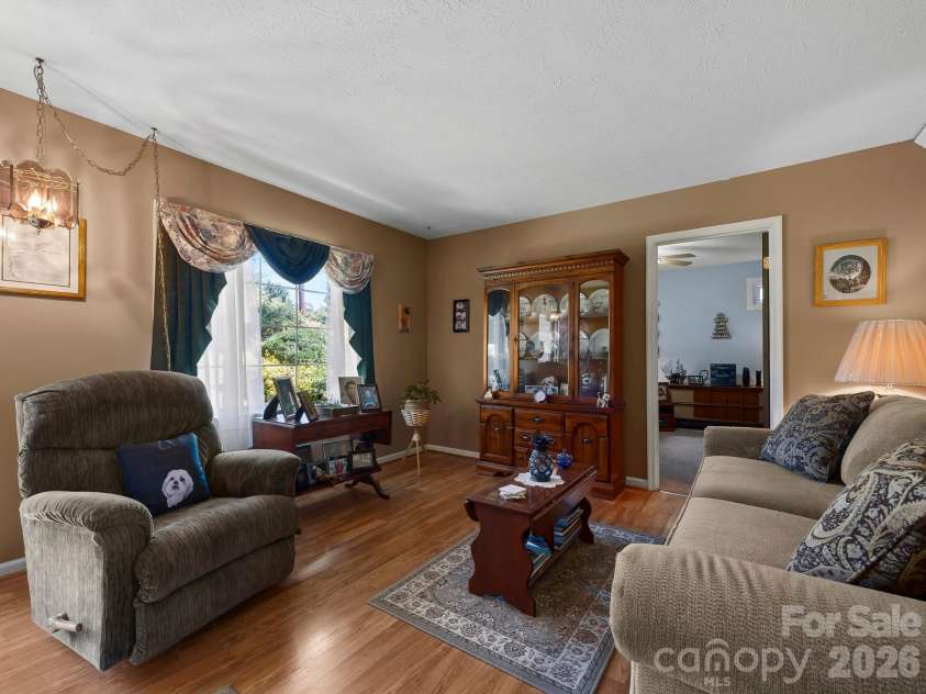 86 Debra Lane, Asheville, NC 28806.  MLS# CAR4420738, YatesRealty ID 49915. 