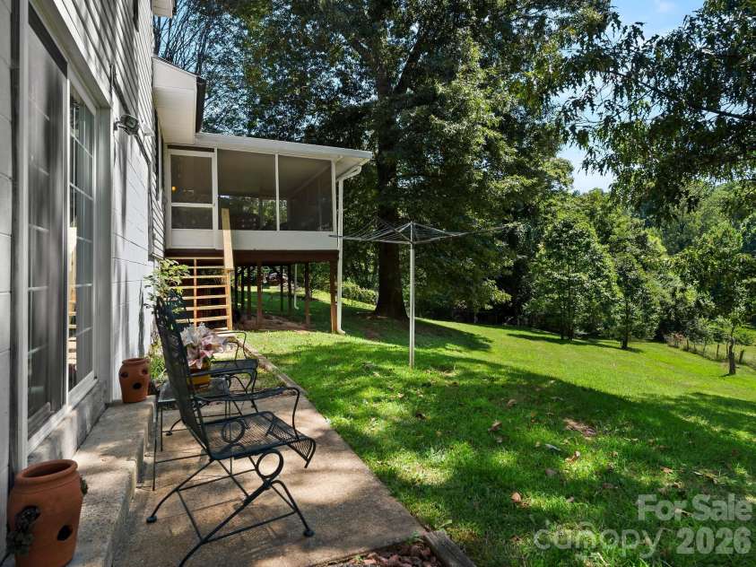 86 Debra Lane, Asheville, NC 28806.  MLS# CAR4420738, YatesRealty ID 49915. 