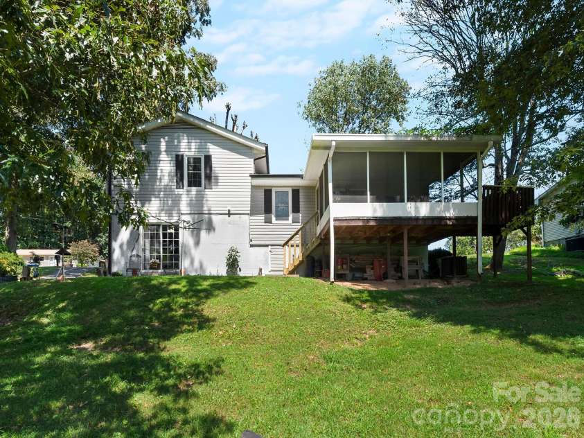 86 Debra Lane, Asheville, NC 28806.  MLS# CAR4420738, YatesRealty ID 49915. 