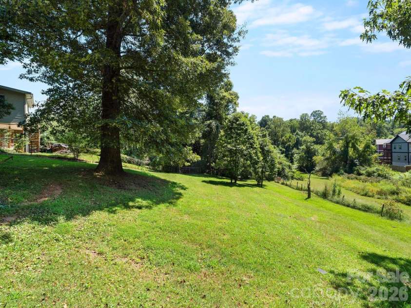 86 Debra Lane, Asheville, NC 28806.  MLS# CAR4420738, YatesRealty ID 49915. 