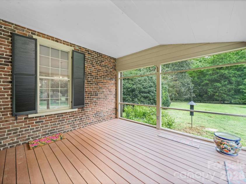290 Maple Avenue, Mocksville, NC 27028.  MLS# CAR4422753, YatesRealty ID 49916. 