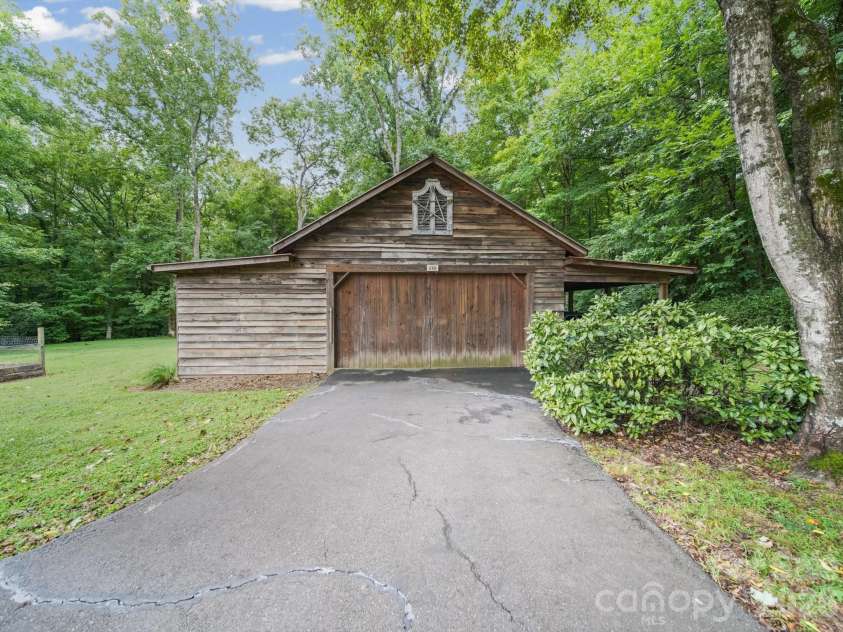 290 Maple Avenue, Mocksville, NC 27028.  MLS# CAR4422753, YatesRealty ID 49916. 