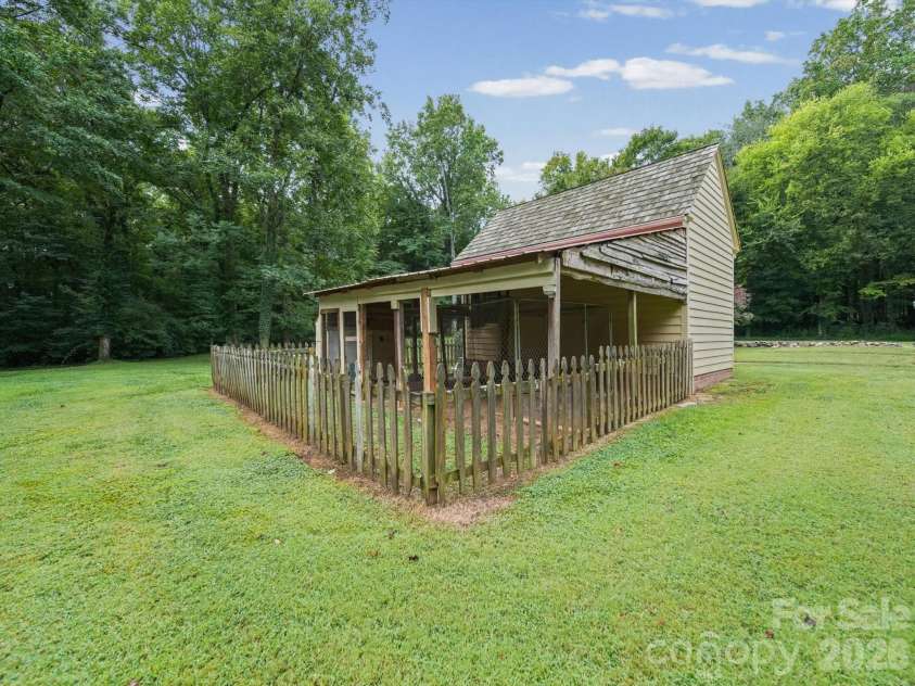 290 Maple Avenue, Mocksville, NC 27028.  MLS# CAR4422753, YatesRealty ID 49916. 