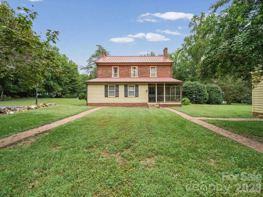 290 Maple Avenue, Mocksville, NC 27028.  MLS# CAR4422753, YatesRealty ID 49916. 