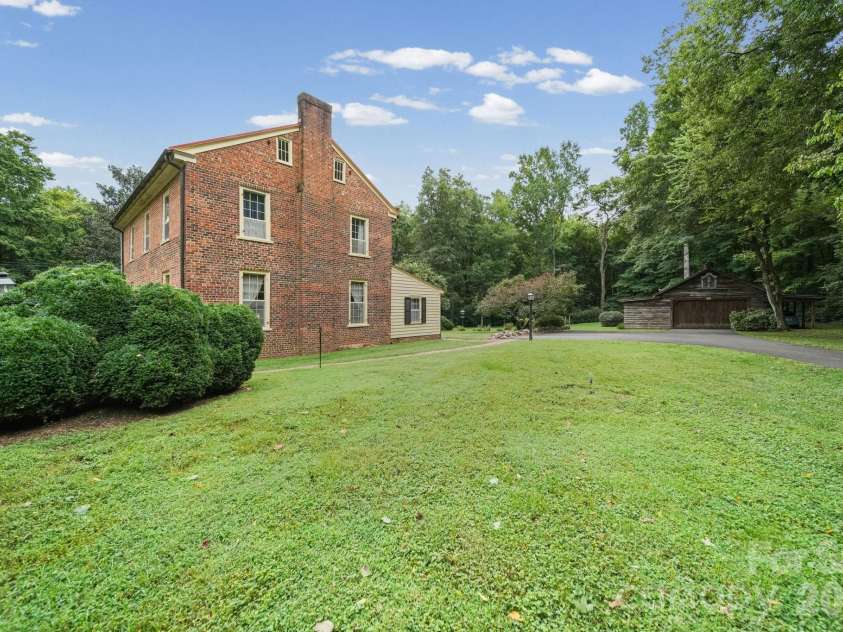 290 Maple Avenue, Mocksville, NC 27028.  MLS# CAR4422753, YatesRealty ID 49916. 