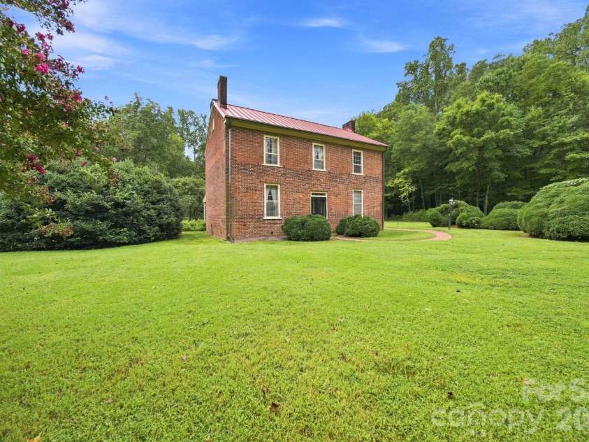 290 Maple Avenue, Mocksville, NC 27028.  MLS# CAR4422753, YatesRealty ID 49916. 