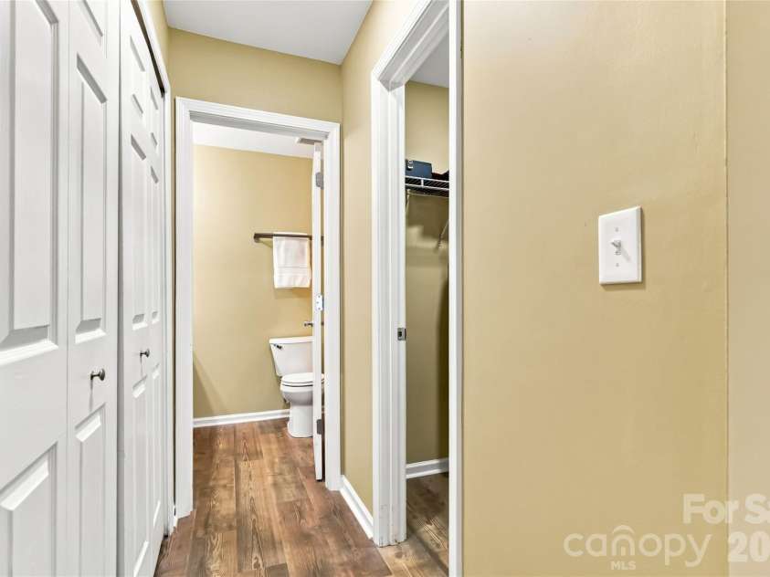 4829 Grier Farm Lane, Charlotte, NC 28270.  MLS# CAR4422353, YatesRealty ID 49918. Dual closets!