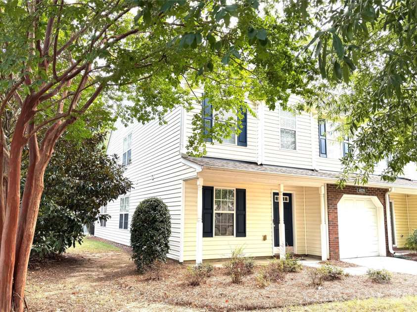 4829 Grier Farm Lane, Charlotte, NC 28270.  MLS# CAR4422353, YatesRealty ID 49918. Welcome Home!