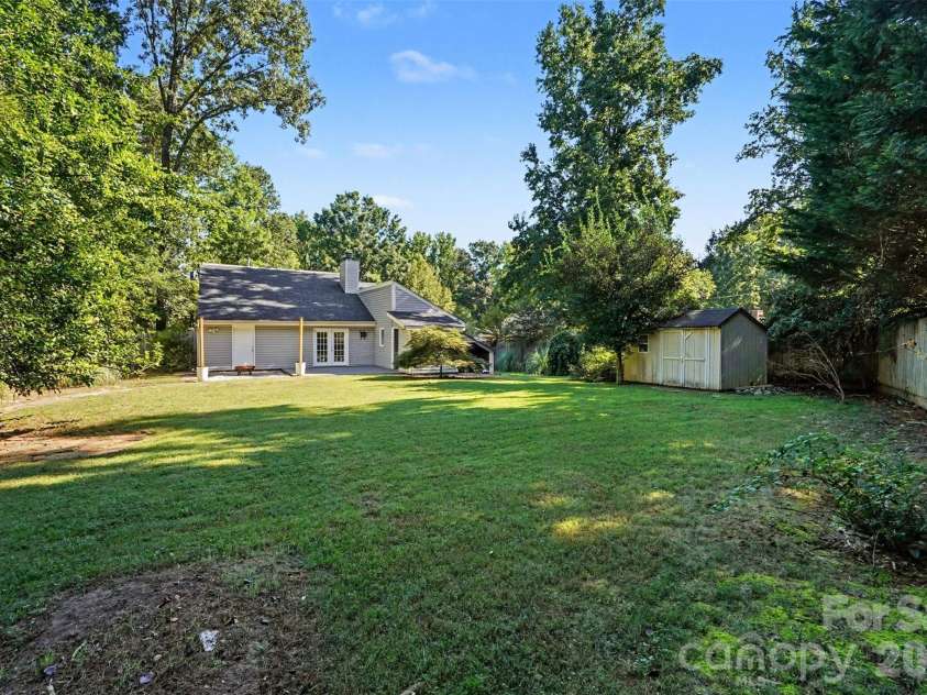 9620 Fir Knoll Road, Mint Hill, NC 28227.  MLS# CAR4419906, YatesRealty ID 49919. Large backyard