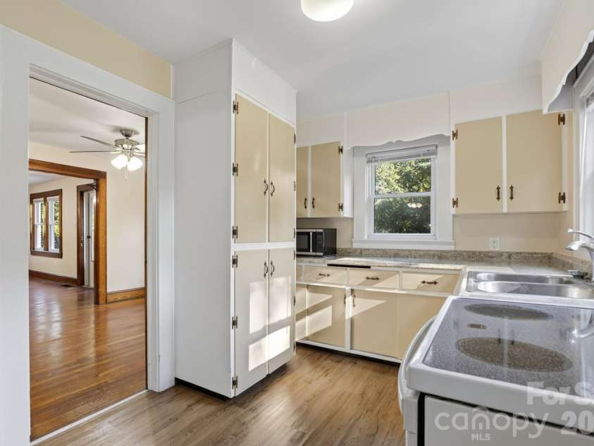219 Old US 19 23 Highway, Candler, NC 28715.  MLS# CAR4421674, YatesRealty ID 49921. Kitchen